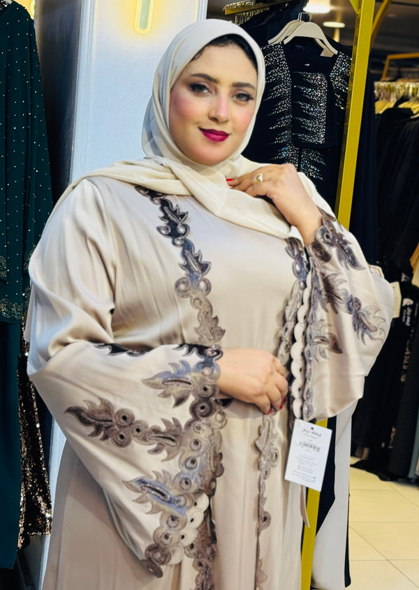 عباية مشرقة